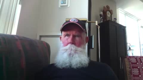 Snapshot of beardbushy chatting on October 1, 2025, 3:40 pm beardbushy online show from October 1, 2025, 3:40 pm