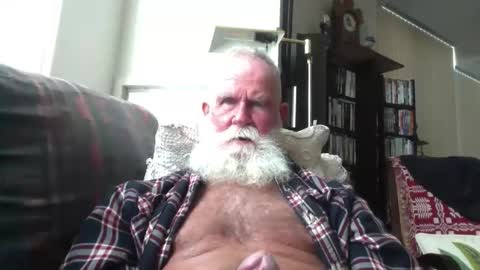 Snapshot of beardbushy chatting on October 20, 2025, 4:40 pm beardbushy online show from October 20, 2025, 4:40 pm