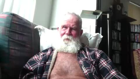 Snapshot of beardbushy chatting on April 13, 2026, 6:13 pm beardbushy online show from April 13, 2026, 6:13 pm