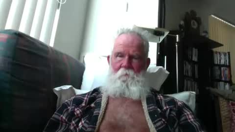 Snapshot of beardbushy chatting on April 23, 2026, 3:58 pm beardbushy online show from April 23, 2026, 3:58 pm
