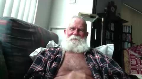 Snapshot of beardbushy chatting on April 29, 2026, 2:21 pm beardbushy online show from April 29, 2026, 2:21 pm