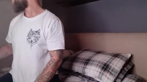 Snapshot of beardedtattedguy chatting on October 19, 2025, 3:12 pm beardedtattedguy online show from October 19, 2025, 3:12 pm