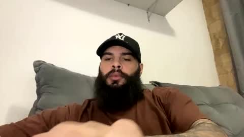 Snapshot of beardmax chatting on May 12, 2026, 9:45 pm Min online show from May 12, 2026, 9:45 pm