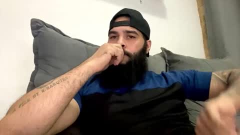 Snapshot of beardmax chatting on June 4, 2026, 6:19 am Min online show from June 4, 2026, 6:19 am