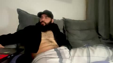 Snapshot of beardmax chatting on June 6, 2026, 5:56 am Min online show from June 6, 2026, 5:56 am