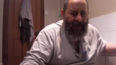 Snapshot of bearsteve75 chatting on April 12, 2026, 3:39 pm bearsteve75 online show from April 12, 2026, 3:39 pm