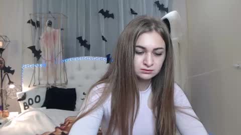 Snapshot of beataangel chatting on October 19, 2025, 6:14 am beataangel online show from October 19, 2025, 6:14 am