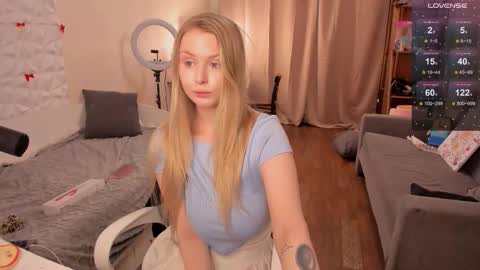 Snapshot of beatrice_7 chatting on March 25, 2026, 7:36 am Beatrice online show from March 25, 2026, 7:36 am