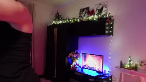 Bzzz Bea online show from December 23, 2024, 9:08 pm