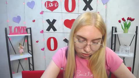 BeatriceFlyy online show from February 19, 2025, 12:22 pm