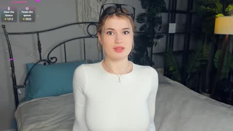 Sonya online show from February 13, 2025, 5:26 am