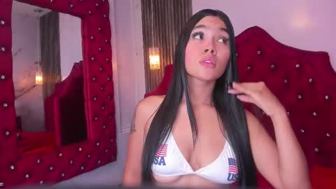 Mia online show from September 11, 2025, 11:43 am
