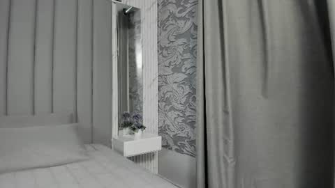 Snapshot of beautifulgirl4u_ chatting on June 25, 2026, 11:20 pm online show from June 25, 2026, 11:20 pm
