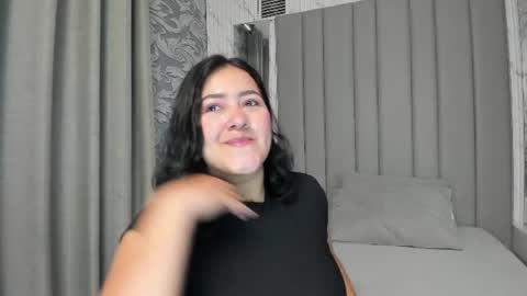 Snapshot of beautifulgirl4u_ chatting on July 6, 2026, 11:29 pm online show from July 6, 2026, 11:29 pm