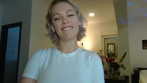 Snapshot of beautifulkollettee chatting on December 26, 2024, 12:38 pm Beautifulkollette online show from December 26, 2024, 12:38 pm