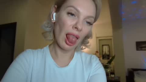 Snapshot of beautifulkollettee chatting on January 2, 2025, 8:35 pm Beautifulkollette online show from January 2, 2025, 8:35 pm