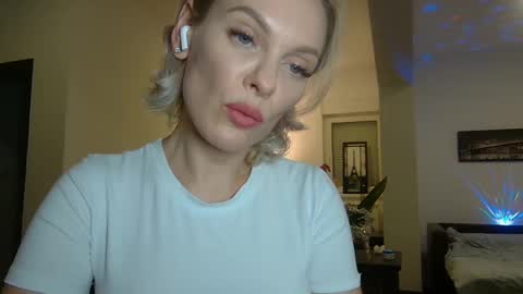Snapshot of beautifulkollettee chatting on January 3, 2025, 8:01 pm Beautifulkollette online show from January 3, 2025, 8:01 pm