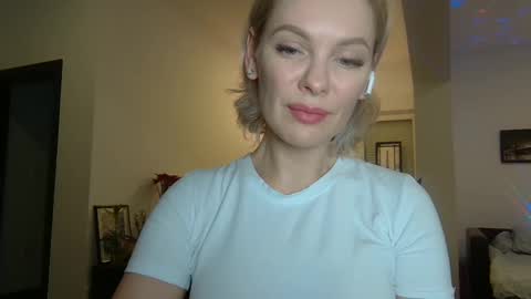 Snapshot of beautifulkollettee chatting on January 5, 2025, 8:21 pm Beautifulkollette online show from January 5, 2025, 8:21 pm