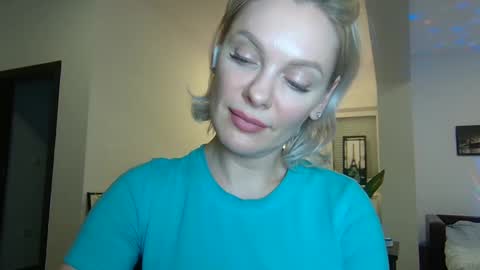 Snapshot of beautifulkollettee chatting on January 6, 2025, 9:32 pm Beautifulkollette online show from January 6, 2025, 9:32 pm