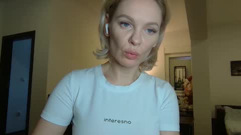 Snapshot of beautifulkollettee chatting on January 14, 2025, 11:31 am Beautifulkollette online show from January 14, 2025, 11:31 am