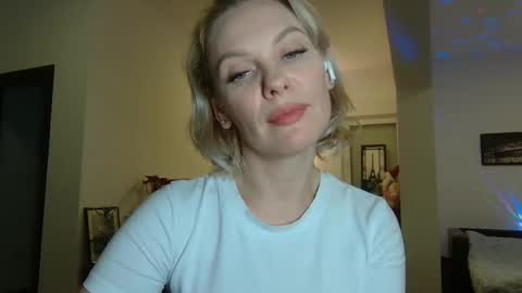 Snapshot of beautifulkollettee chatting on January 14, 2025, 10:34 pm Beautifulkollette online show from January 14, 2025, 10:34 pm