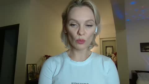 Snapshot of beautifulkollettee chatting on January 15, 2025, 7:23 pm Beautifulkollette online show from January 15, 2025, 7:23 pm