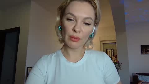 Snapshot of beautifulkollettee chatting on January 18, 2025, 11:32 am Beautifulkollette online show from January 18, 2025, 11:32 am