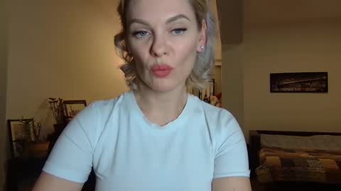 Snapshot of beautifulkollettee chatting on January 24, 2025, 7:28 pm Beautifulkollette online show from January 24, 2025, 7:28 pm