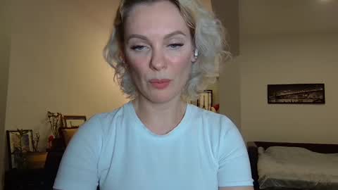 Snapshot of beautifulkollettee chatting on February 5, 2025, 9:29 pm Beautifulkollette online show from February 5, 2025, 9:29 pm