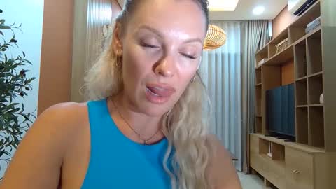 Snapshot of beautifulkollettee chatting on September 15, 2025, 4:51 pm Beautifulkollette online show from September 15, 2025, 4:51 pm