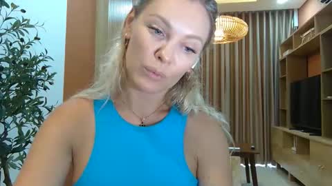 Snapshot of beautifulkollettee chatting on September 16, 2025, 4:57 am Beautifulkollette online show from September 16, 2025, 4:57 am