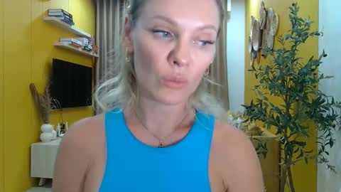 Snapshot of beautifulkollettee chatting on September 16, 2025, 5:03 pm Beautifulkollette online show from September 16, 2025, 5:03 pm