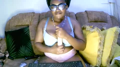 Snapshot of beautifulpeach2 chatting on December 11, 2024, 5:21 am beautifulpeach2 online show from December 11, 2024, 5:21 am
