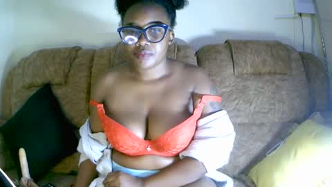 Snapshot of beautifulpeach2 chatting on December 24, 2024, 9:17 am beautifulpeach2 online show from December 24, 2024, 9:17 am