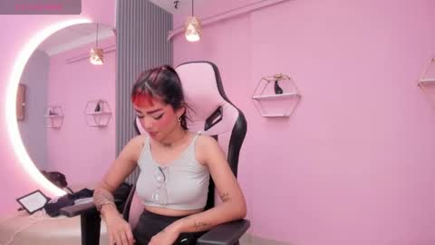 Snapshot of beautty_woman_ chatting on April 28, 2026, 7:19 pm Sara online show from April 28, 2026, 7:19 pm
