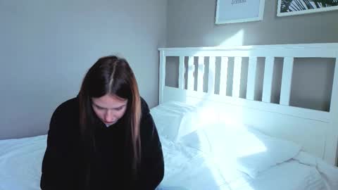 Snapshot of beauty_crown_baby chatting on October 19, 2025, 7:42 am beauty_crown_baby online show from October 19, 2025, 7:42 am