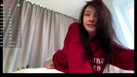 Polly  online show from May 8, 2026, 4:40 am