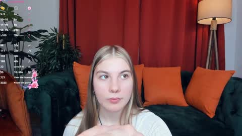 Snapshot of beauty_future chatting on January 11, 2025, 7:38 pm Nicole online show from January 11, 2025, 7:38 pm