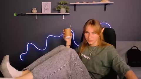 beauty_ginger online show from September 17, 2025, 1:02 pm