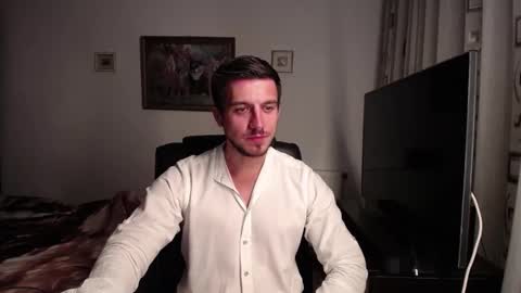 Snapshot of beauty_hard_beast chatting on September 21, 2025, 11:17 pm Mia and Jake online show from September 21, 2025, 11:17 pm