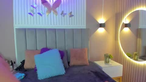 Chantall online show from March 2, 2025, 4:32 pm