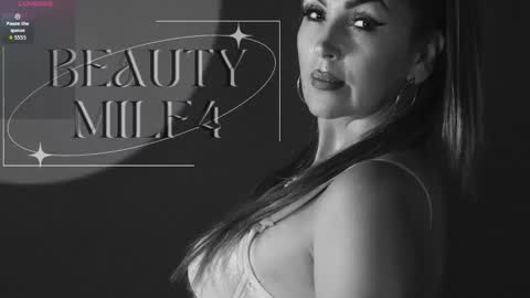 Snapshot of beauty_milf4 chatting on October 12, 2025, 11:53 am Chantall online show from October 12, 2025, 11:53 am