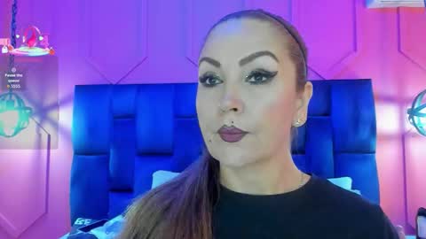 Snapshot of beauty_milf4 chatting on November 12, 2025, 11:21 am Chantall online show from November 12, 2025, 11:21 am