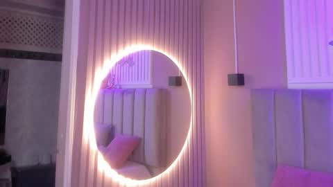 Snapshot of beauty_milf4 chatting on February 19, 2026, 3:02 am Chantall online show from February 19, 2026, 3:02 am