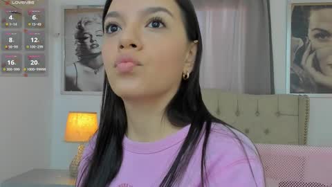 Ariana Reyes online show from October 7, 2025, 12:13 pm