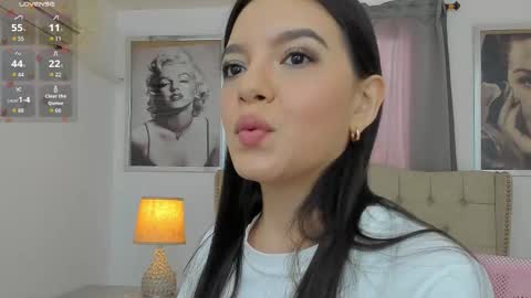 Ariana Reyes online show from October 10, 2025, 12:15 pm