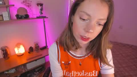 Eliise online show from February 9, 2025, 3:01 pm