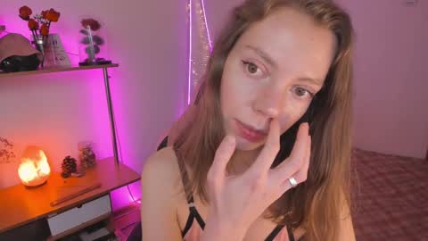 Eliise online show from March 8, 2025, 2:19 pm