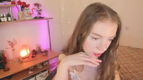 Eliise online show from May 4, 2026, 8:10 am