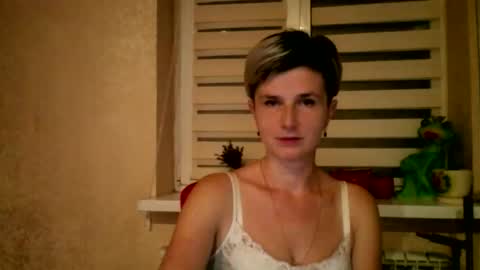 Snapshot of beautyksenia chatting on October 15, 2025, 6:41 pm BeautyKsenia online show from October 15, 2025, 6:41 pm